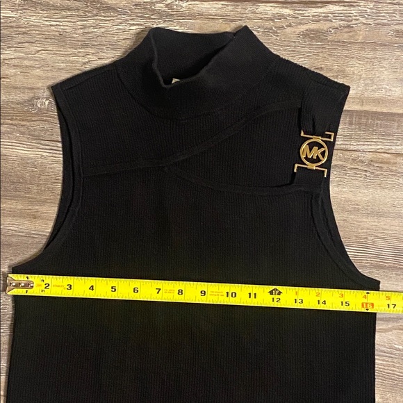 EUC MICHAEL KORS Cut Out Gold Hardware Logo Sleeveless Sweater L - Picture 6 of 7